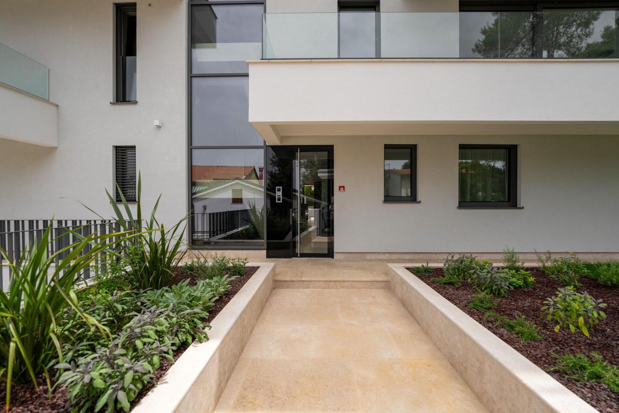 The Q Bliss - Your New 4-Star Hideaway With A Garage Rovinj Eksteriør bilde