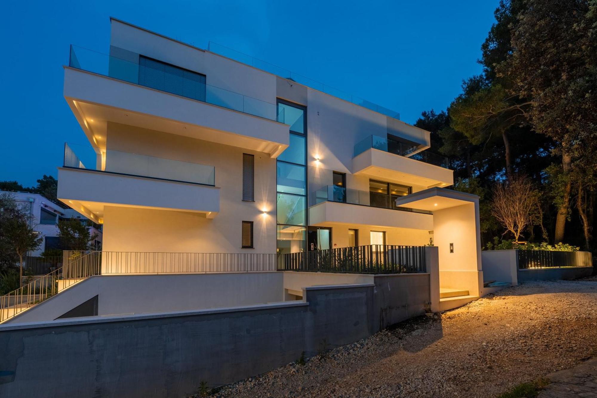 The Q Bliss - Your New 4-Star Hideaway With A Garage Rovinj Eksteriør bilde